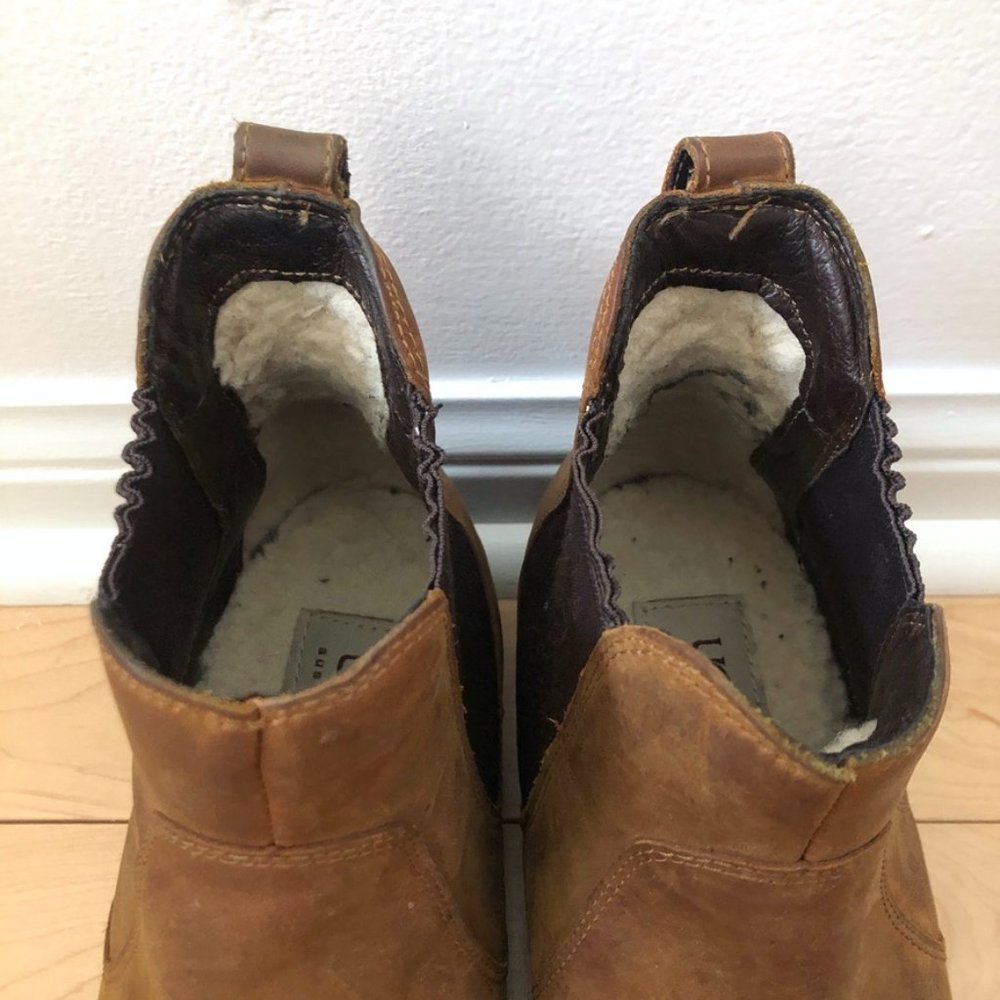 UGG - Bonham Chelsea Boots - Picture 6 of 9